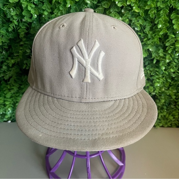 New Era Yankees 59Fifty Grey Basic Snapback Cap 7 1/4 - Picture 3 of 16